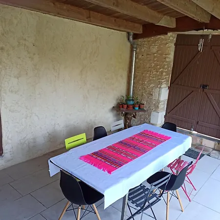 Maison De 225m2 Avec Piscine, Et Billard * Floirac (Charente-Maritime)